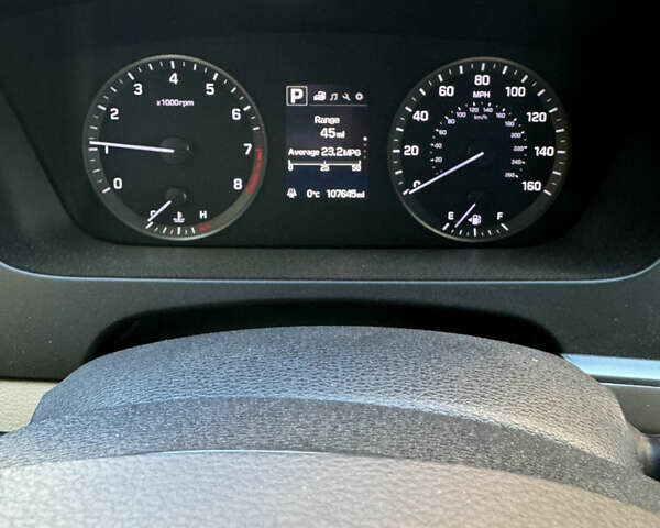 Красный Хендай Соната, объемом двигателя 2.36 л и пробегом 173 тыс. км за 9700 $, фото 4 на Automoto.ua