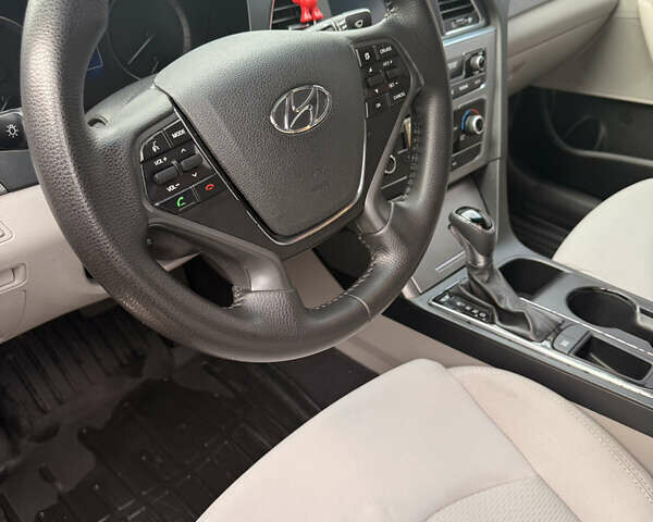 Красный Хендай Соната, объемом двигателя 2.36 л и пробегом 133 тыс. км за 10000 $, фото 10 на Automoto.ua