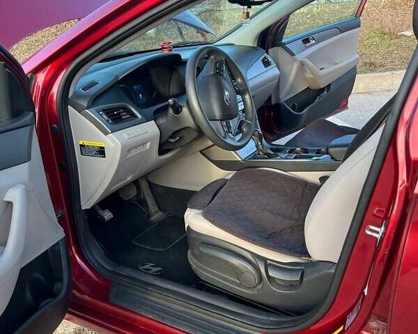 Червоний Хендай Соната, об'ємом двигуна 2.4 л та пробігом 218 тис. км за 9300 $, фото 21 на Automoto.ua