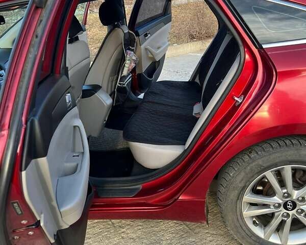 Червоний Хендай Соната, об'ємом двигуна 2.4 л та пробігом 218 тис. км за 9300 $, фото 24 на Automoto.ua