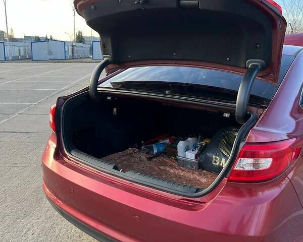 Червоний Хендай Соната, об'ємом двигуна 2.4 л та пробігом 218 тис. км за 9300 $, фото 29 на Automoto.ua