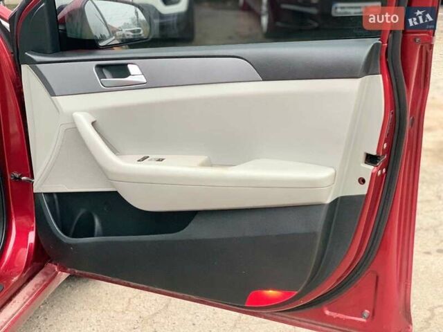 Червоний Хендай Соната, об'ємом двигуна 2.4 л та пробігом 150 тис. км за 9080 $, фото 24 на Automoto.ua