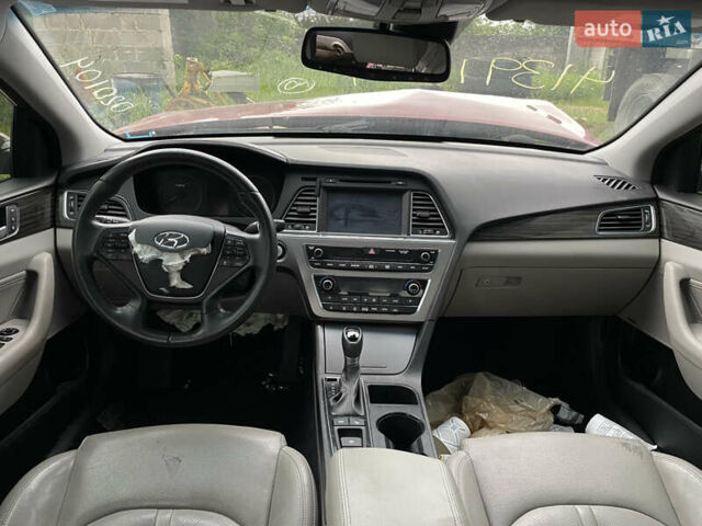 Красный Хендай Соната, объемом двигателя 2 л и пробегом 180 тыс. км за 7999 $, фото 6 на Automoto.ua
