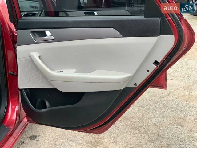 Червоний Хендай Соната, об'ємом двигуна 2.4 л та пробігом 150 тис. км за 9080 $, фото 20 на Automoto.ua