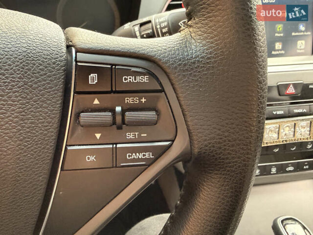 Красный Хендай Соната, объемом двигателя 2.36 л и пробегом 133 тыс. км за 10000 $, фото 16 на Automoto.ua