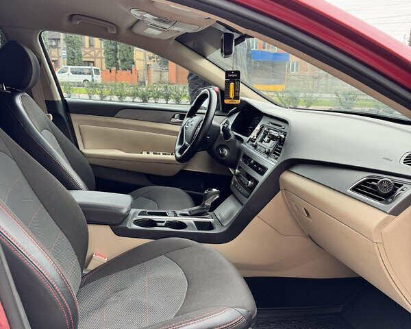 Червоний Хендай Соната, об'ємом двигуна 2.4 л та пробігом 170 тис. км за 9999 $, фото 19 на Automoto.ua