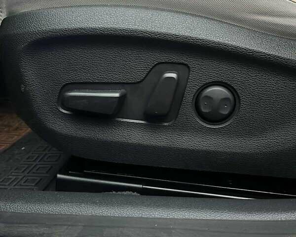 Червоний Хендай Соната, об'ємом двигуна 2.4 л та пробігом 85 тис. км за 11700 $, фото 5 на Automoto.ua