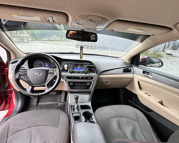 Червоний Хендай Соната, об'ємом двигуна 2.4 л та пробігом 170 тис. км за 9999 $, фото 15 на Automoto.ua