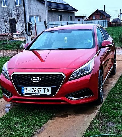Червоний Хендай Соната, об'ємом двигуна 2 л та пробігом 150 тис. км за 11999 $, фото 5 на Automoto.ua