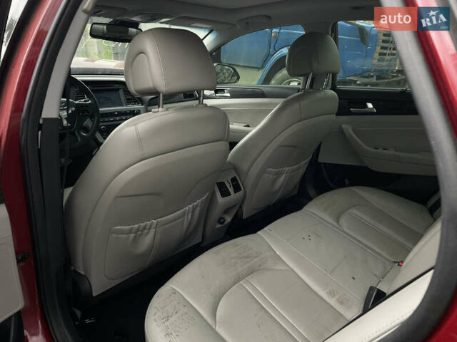Красный Хендай Соната, объемом двигателя 2 л и пробегом 180 тыс. км за 7999 $, фото 12 на Automoto.ua