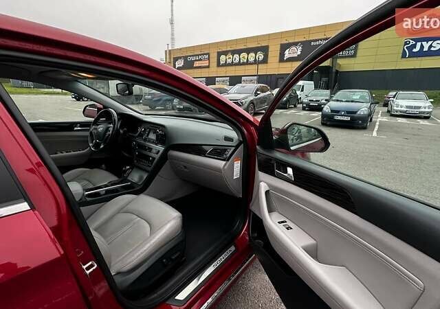 Красный Хендай Соната, объемом двигателя 2 л и пробегом 148 тыс. км за 13500 $, фото 10 на Automoto.ua