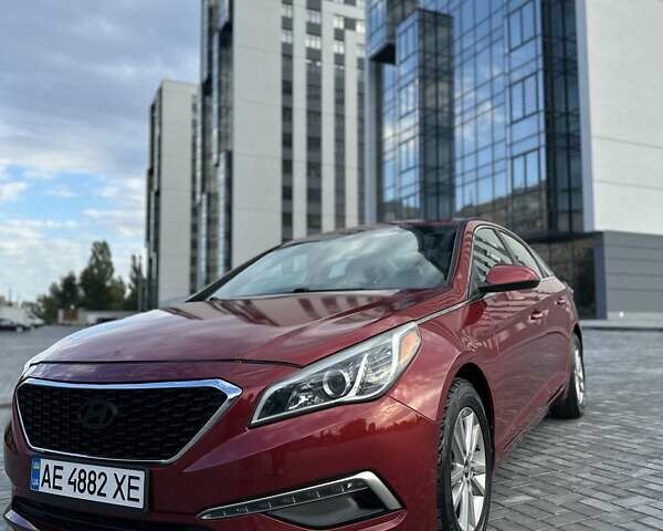 Красный Хендай Соната, объемом двигателя 2.36 л и пробегом 130 тыс. км за 10500 $, фото 2 на Automoto.ua
