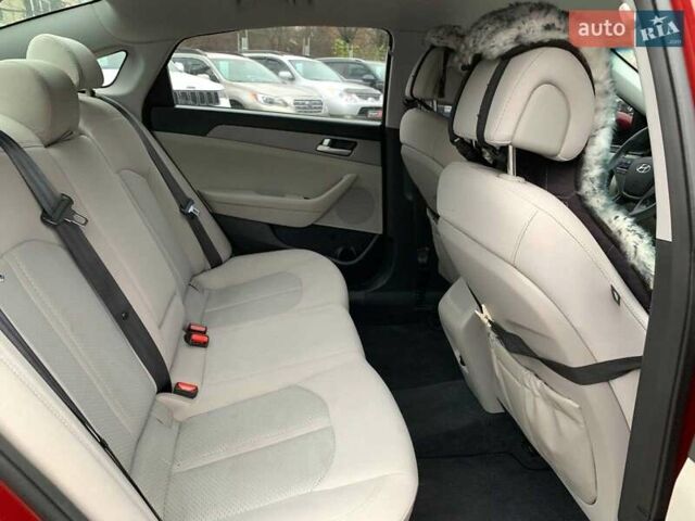 Червоний Хендай Соната, об'ємом двигуна 2.4 л та пробігом 150 тис. км за 9080 $, фото 21 на Automoto.ua