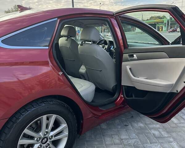 Красный Хендай Соната, объемом двигателя 2.36 л и пробегом 130 тыс. км за 10500 $, фото 6 на Automoto.ua