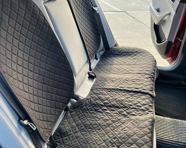 Червоний Хендай Соната, об'ємом двигуна 2.4 л та пробігом 218 тис. км за 9300 $, фото 22 на Automoto.ua