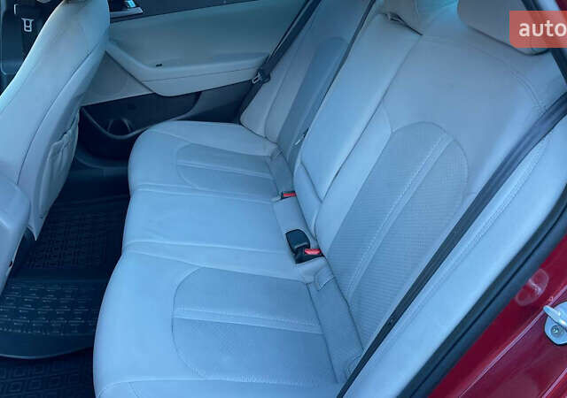 Хендай Соната 2015 в Киеве на Automoto.ua Красный Хендай Соната, объемом двигателя 2.36 л и пробегом 200 тыс. км за 8400 $, фото 8 на Automoto.ua