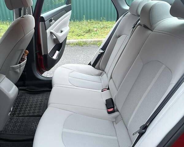 Красный Хендай Соната, объемом двигателя 2.4 л и пробегом 85 тыс. км за 11500 $, фото 4 на Automoto.ua