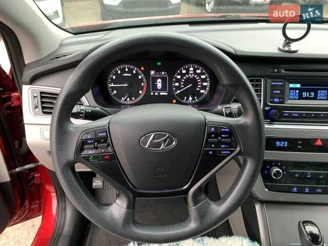 Червоний Хендай Соната, об'ємом двигуна 2.4 л та пробігом 150 тис. км за 9080 $, фото 28 на Automoto.ua