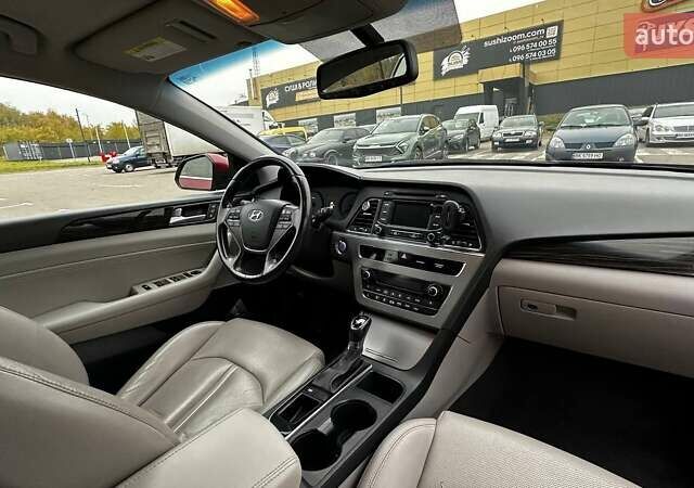 Красный Хендай Соната, объемом двигателя 2 л и пробегом 148 тыс. км за 13500 $, фото 12 на Automoto.ua