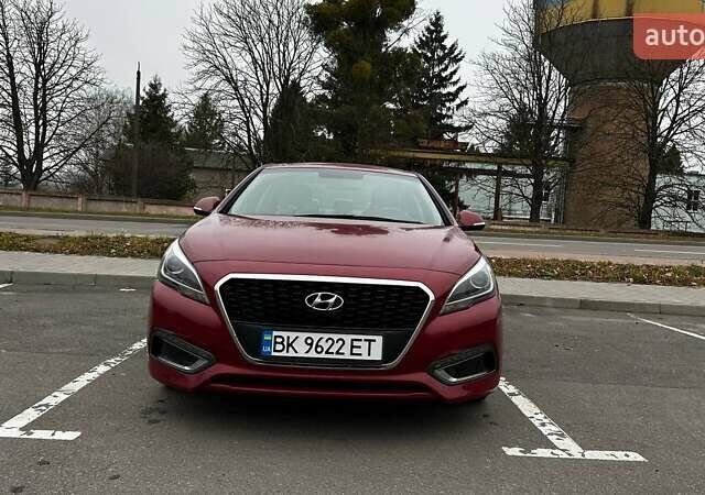 Красный Хендай Соната, объемом двигателя 2 л и пробегом 148 тыс. км за 13500 $, фото 1 на Automoto.ua