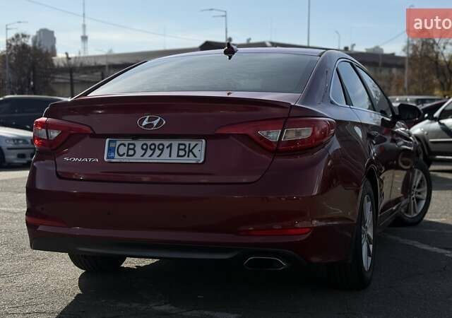 Червоний Хендай Соната, об'ємом двигуна 2.4 л та пробігом 133 тис. км за 9500 $, фото 3 на Automoto.ua