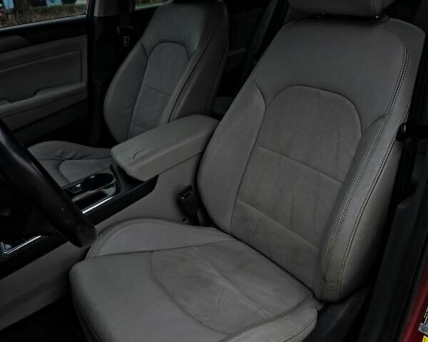 Красный Хендай Соната, объемом двигателя 2.36 л и пробегом 201 тыс. км за 9000 $, фото 8 на Automoto.ua