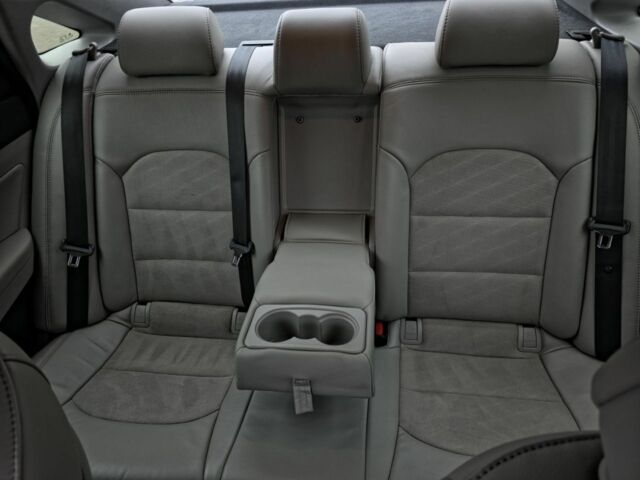 Червоний Хендай Соната, об'ємом двигуна 2.4 л та пробігом 120 тис. км за 9000 $, фото 12 на Automoto.ua