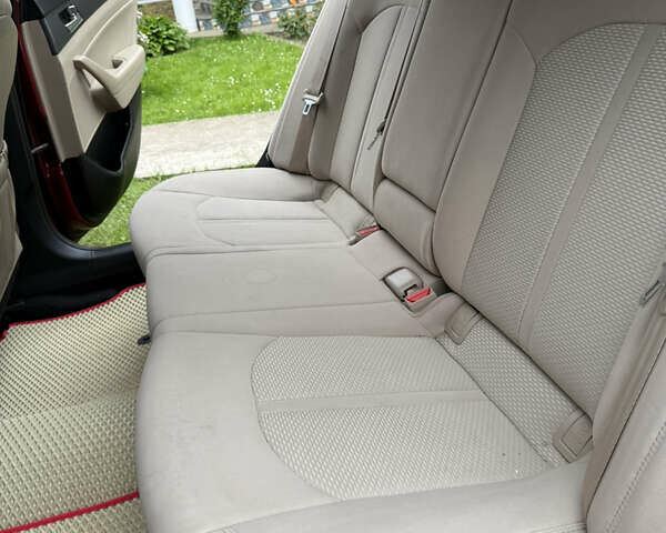 Красный Хендай Соната, объемом двигателя 1.6 л и пробегом 70 тыс. км за 12000 $, фото 17 на Automoto.ua