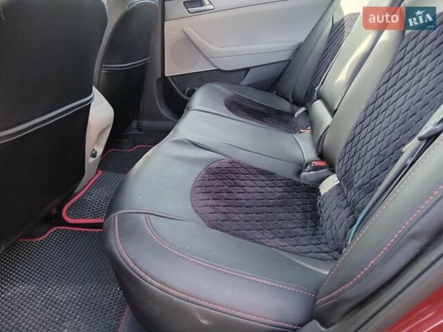 Червоний Хендай Соната, об'ємом двигуна 2.36 л та пробігом 168 тис. км за 9999 $, фото 5 на Automoto.ua