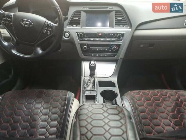 Красный Хендай Соната, объемом двигателя 2.36 л и пробегом 85 тыс. км за 10200 $, фото 15 на Automoto.ua