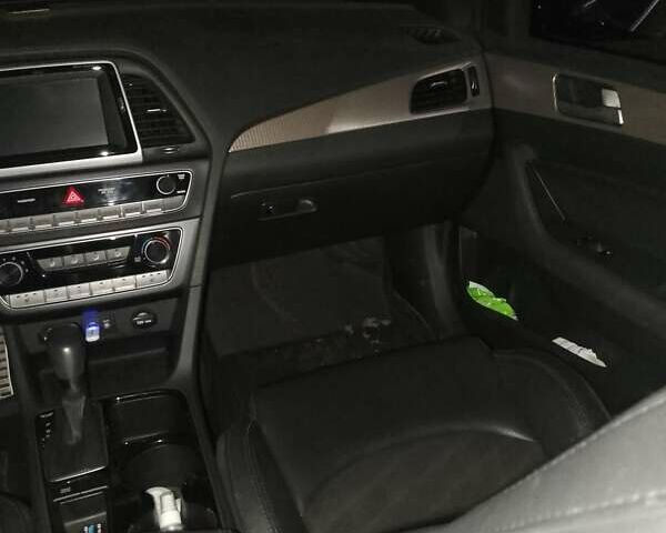 Красный Хендай Соната, объемом двигателя 2.4 л и пробегом 50 тыс. км за 16000 $, фото 8 на Automoto.ua