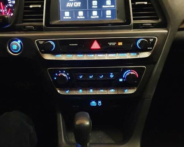 Красный Хендай Соната, объемом двигателя 2.4 л и пробегом 50 тыс. км за 16000 $, фото 11 на Automoto.ua