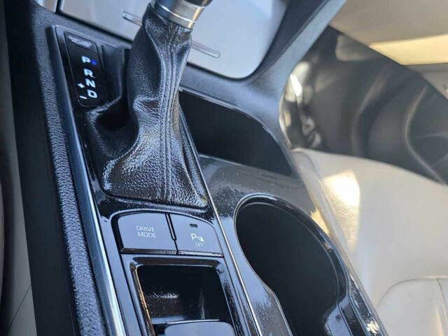 Красный Хендай Соната, объемом двигателя 2 л и пробегом 60 тыс. км за 11000 $, фото 6 на Automoto.ua