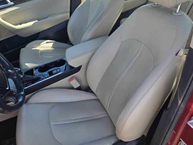 Красный Хендай Соната, объемом двигателя 2 л и пробегом 60 тыс. км за 11000 $, фото 8 на Automoto.ua