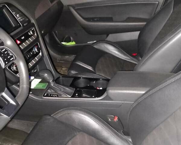 Красный Хендай Соната, объемом двигателя 2.4 л и пробегом 50 тыс. км за 16000 $, фото 7 на Automoto.ua