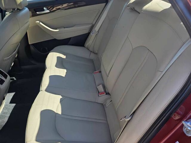 Красный Хендай Соната, объемом двигателя 2 л и пробегом 60 тыс. км за 11000 $, фото 13 на Automoto.ua