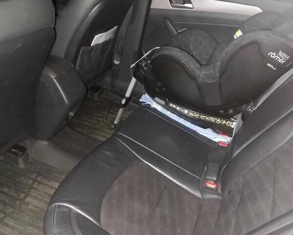 Красный Хендай Соната, объемом двигателя 2.4 л и пробегом 50 тыс. км за 16000 $, фото 9 на Automoto.ua