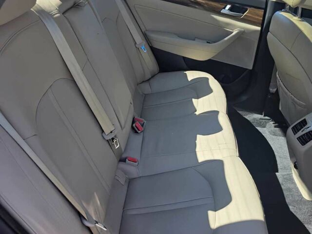 Красный Хендай Соната, объемом двигателя 2 л и пробегом 60 тыс. км за 11000 $, фото 12 на Automoto.ua