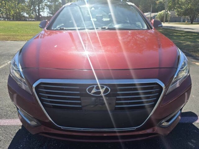 Красный Хендай Соната, объемом двигателя 2 л и пробегом 60 тыс. км за 11000 $, фото 1 на Automoto.ua