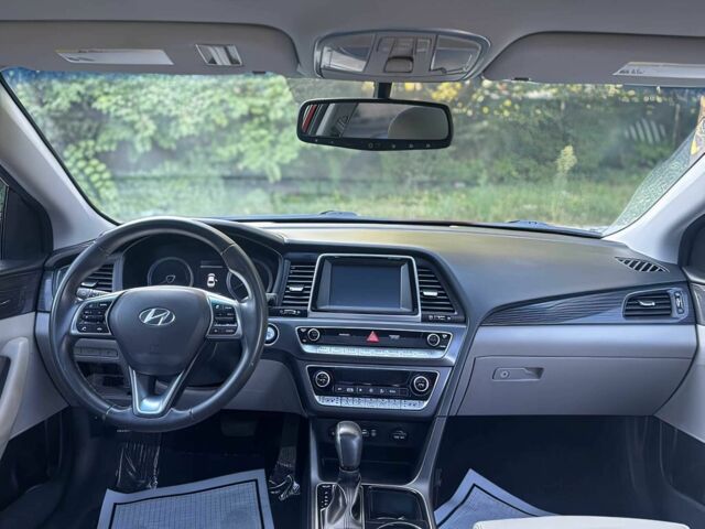 Хендай Соната 2018 у Дніпро (Дніпропетровську) на Automoto.ua Червоний Хендай Соната, об'ємом двигуна 2 л та пробігом 43 тис. км за 3000 $, фото 9 на Automoto.ua