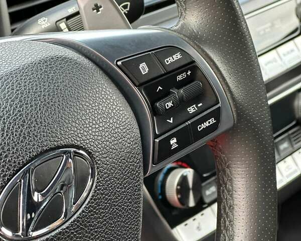 Красный Хендай Соната, объемом двигателя 2.4 л и пробегом 77 тыс. км за 13999 $, фото 5 на Automoto.ua