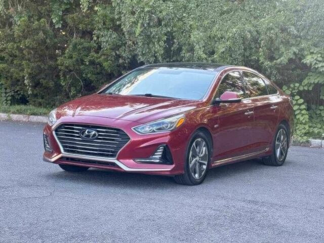 Червоний Хендай Соната, об'ємом двигуна 2 л та пробігом 67 тис. км за 3500 $, фото 1 на Automoto.ua