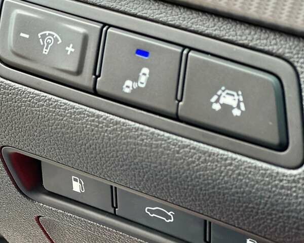 Красный Хендай Соната, объемом двигателя 2.4 л и пробегом 77 тыс. км за 13999 $, фото 3 на Automoto.ua