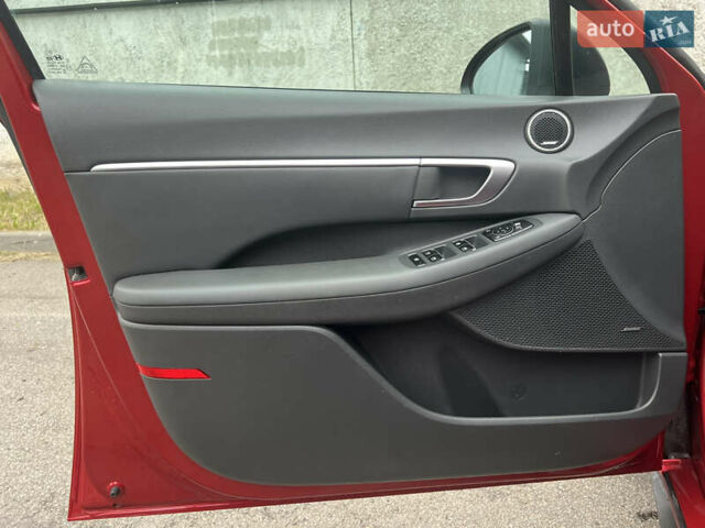 Червоний Хендай Соната, об'ємом двигуна 2.5 л та пробігом 62 тис. км за 19200 $, фото 10 на Automoto.ua