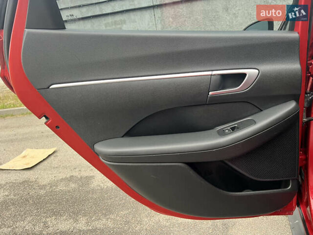 Червоний Хендай Соната, об'ємом двигуна 2.5 л та пробігом 62 тис. км за 19200 $, фото 22 на Automoto.ua