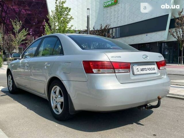 Хендай Соната, об'ємом двигуна 2.4 л та пробігом 266 тис. км за 6490 $, фото 7 на Automoto.ua