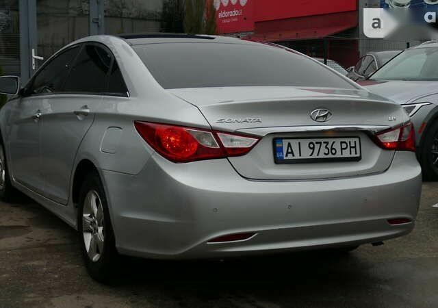 Хендай Соната, объемом двигателя 2 л и пробегом 189 тыс. км за 9500 $, фото 6 на Automoto.ua