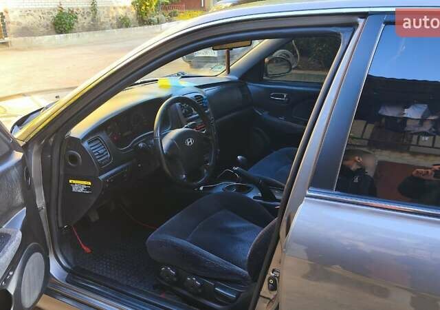 Хендай Соната, об'ємом двигуна 2 л та пробігом 236 тис. км за 3700 $, фото 5 на Automoto.ua