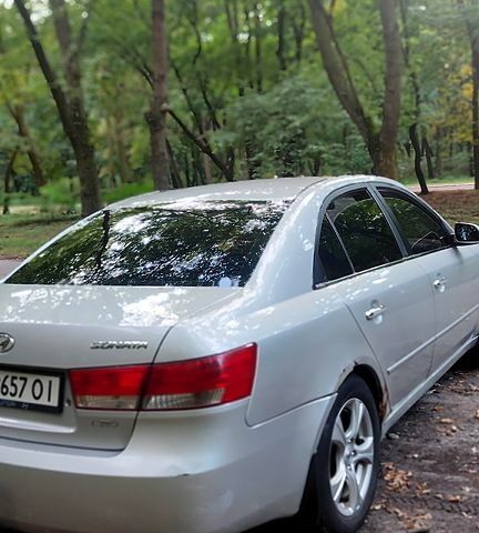 Хендай Соната, об'ємом двигуна 2 л та пробігом 270 тис. км за 3400 $, фото 3 на Automoto.ua