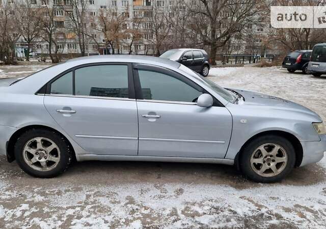 Хендай Соната, об'ємом двигуна 2.4 л та пробігом 240 тис. км за 5600 $, фото 2 на Automoto.ua